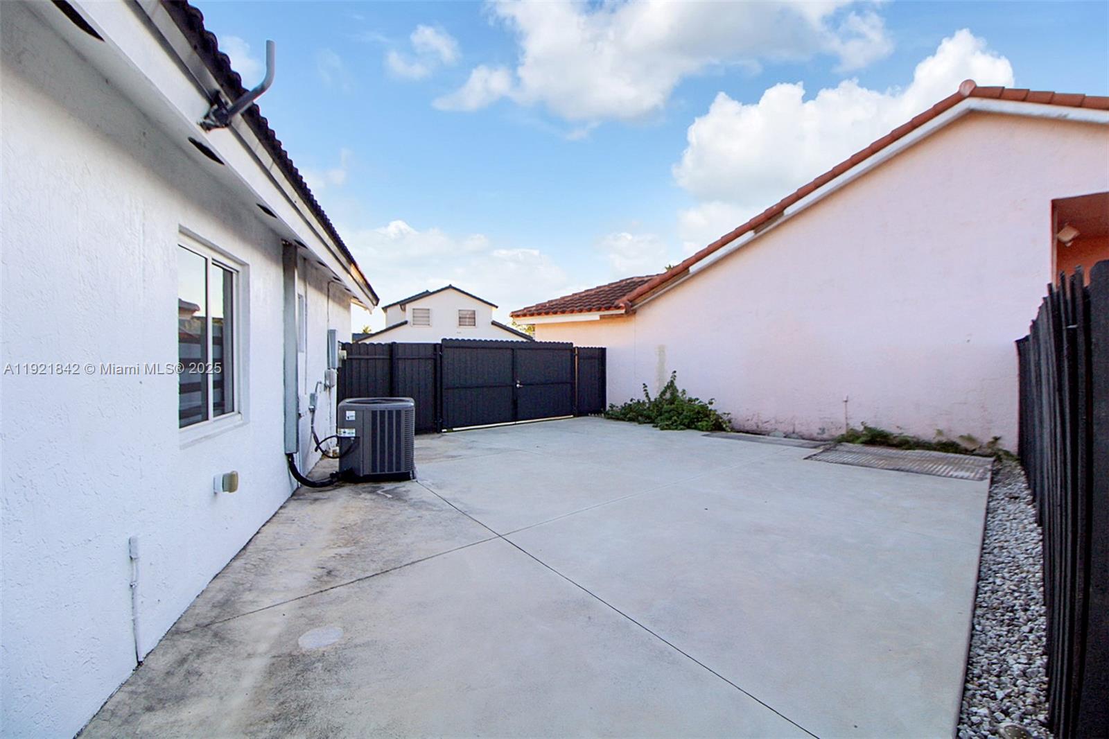 15251 SW 56th Ter Kendall, FL 33193