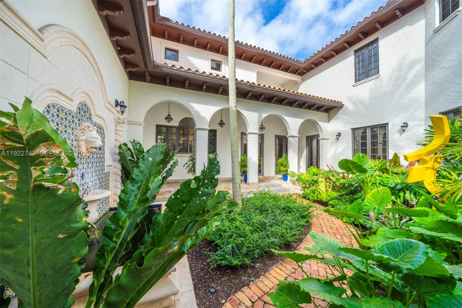 8800 SW 57th Ave Pinecrest, FL 33156