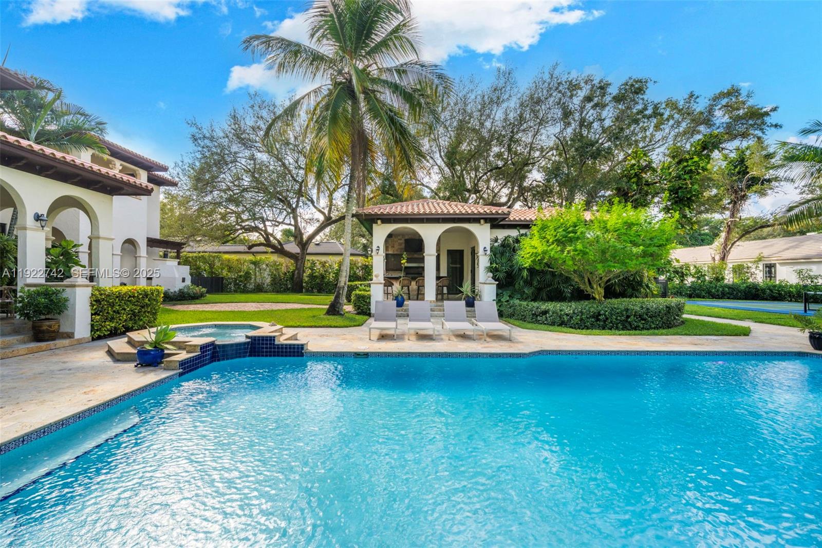 8800 SW 57th Ave Pinecrest, FL 33156