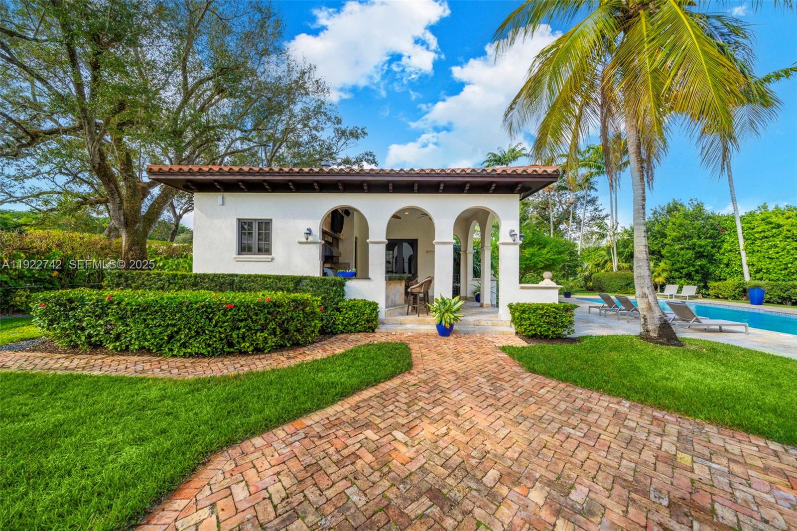 8800 SW 57th Ave Pinecrest, FL 33156