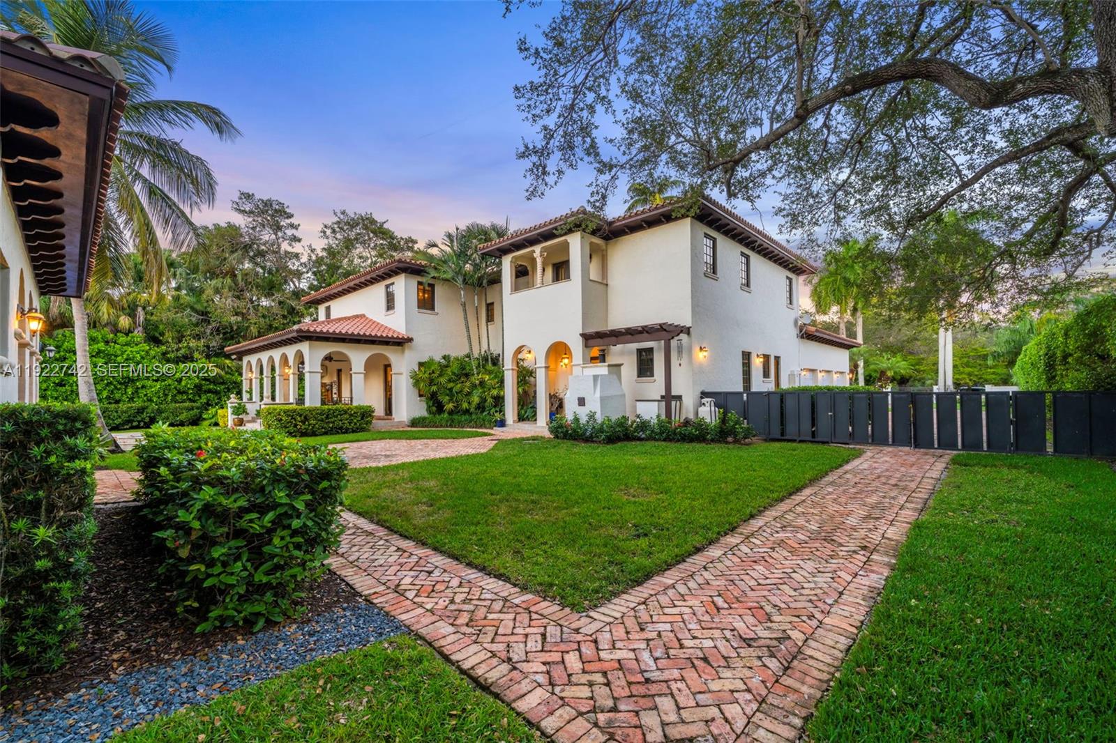 8800 SW 57th Ave Pinecrest, FL 33156