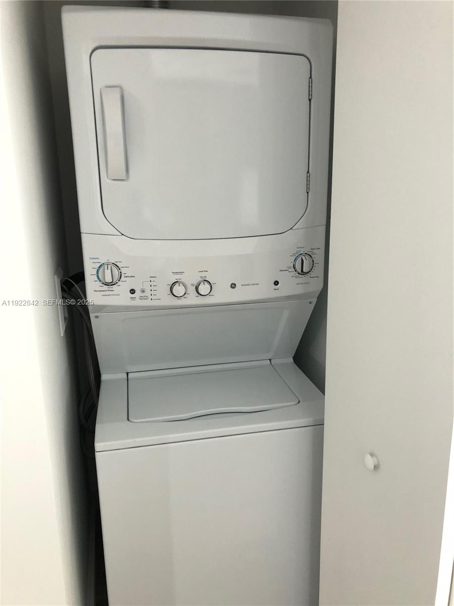 650 NE 32nd St #2006 Miami, FL 33137