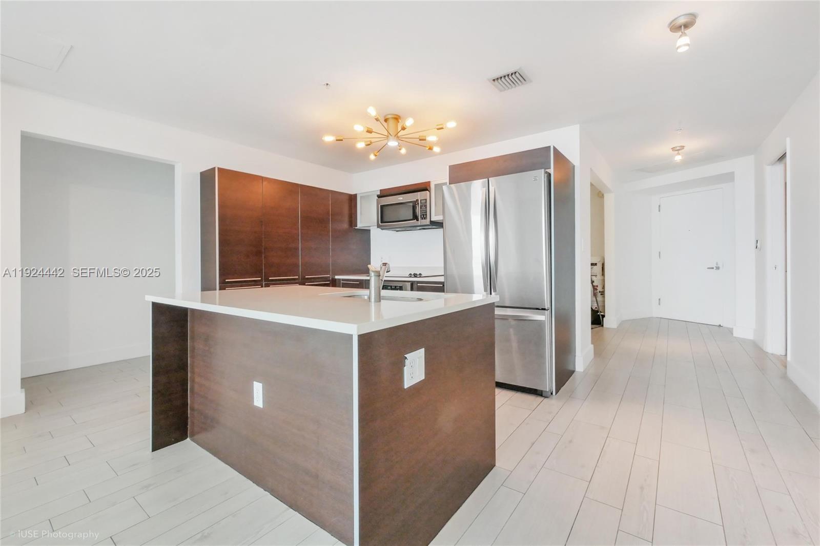 1900 N Bayshore Dr #2615 Miami, FL 33132