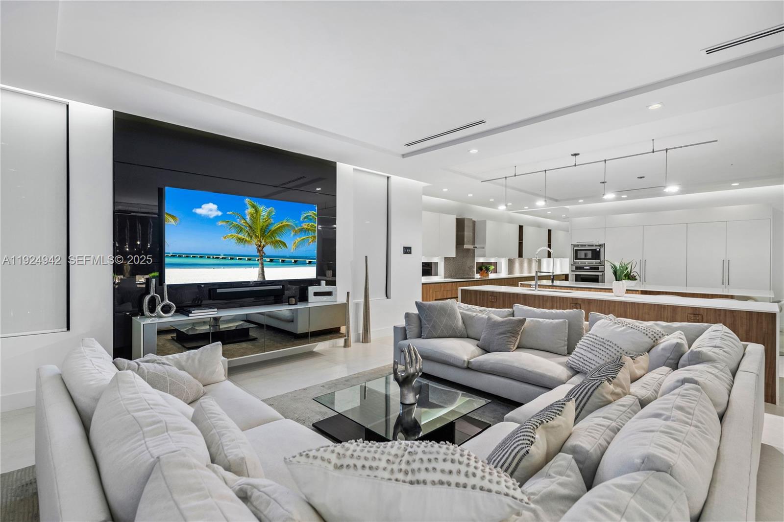 310 SE 11th Ave Fort Lauderdale, FL 33301