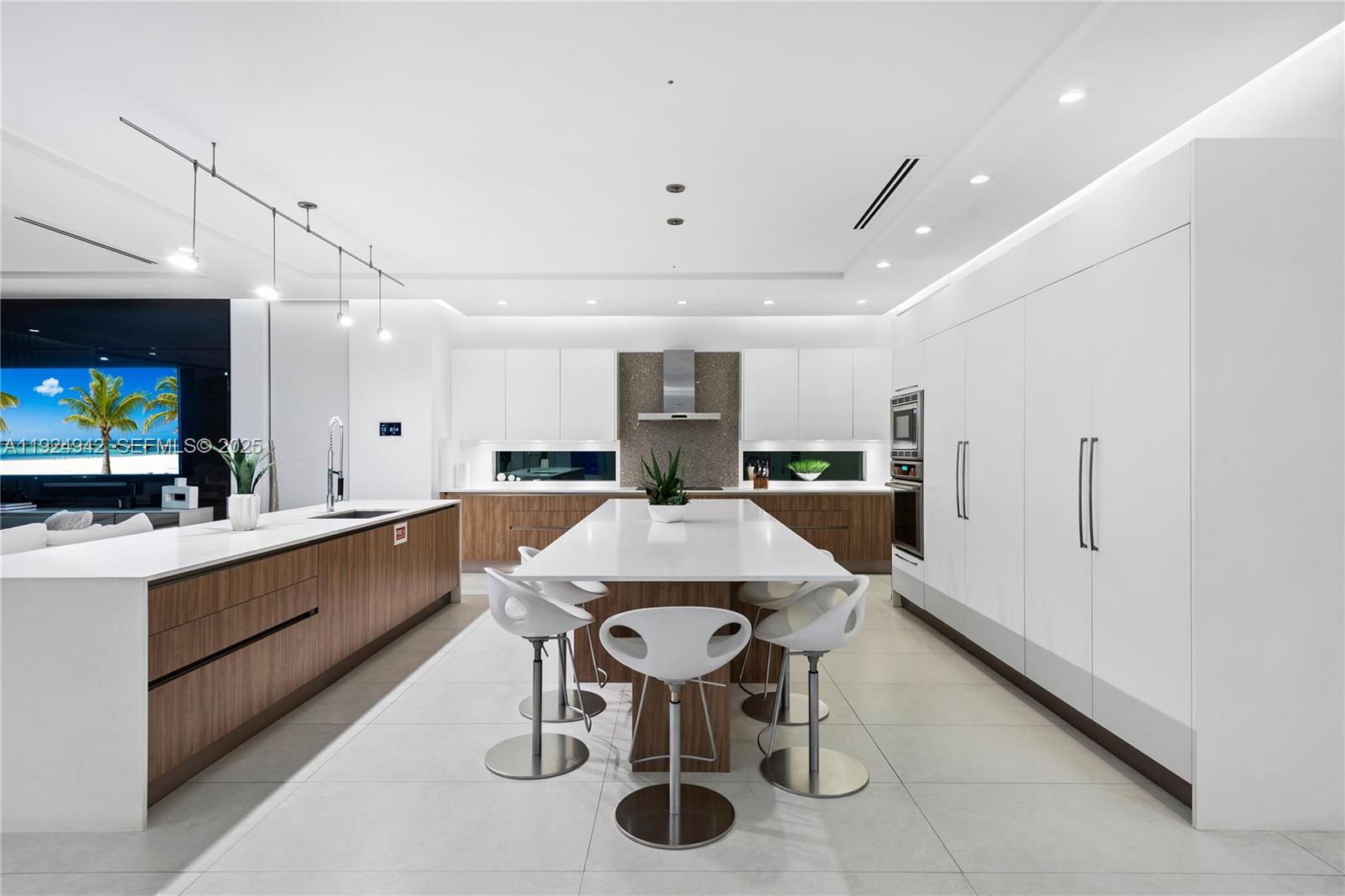 310 SE 11th Ave Fort Lauderdale, FL 33301