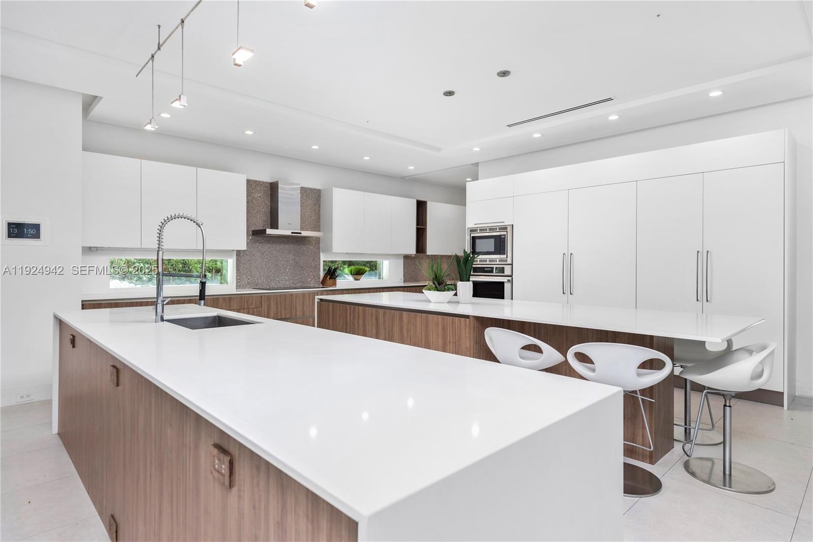 310 SE 11th Ave Fort Lauderdale, FL 33301