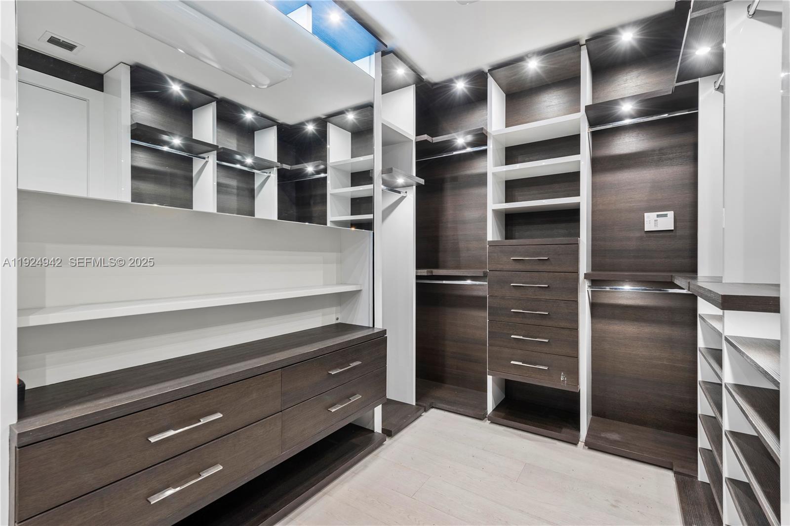 310 SE 11th Ave Fort Lauderdale, FL 33301