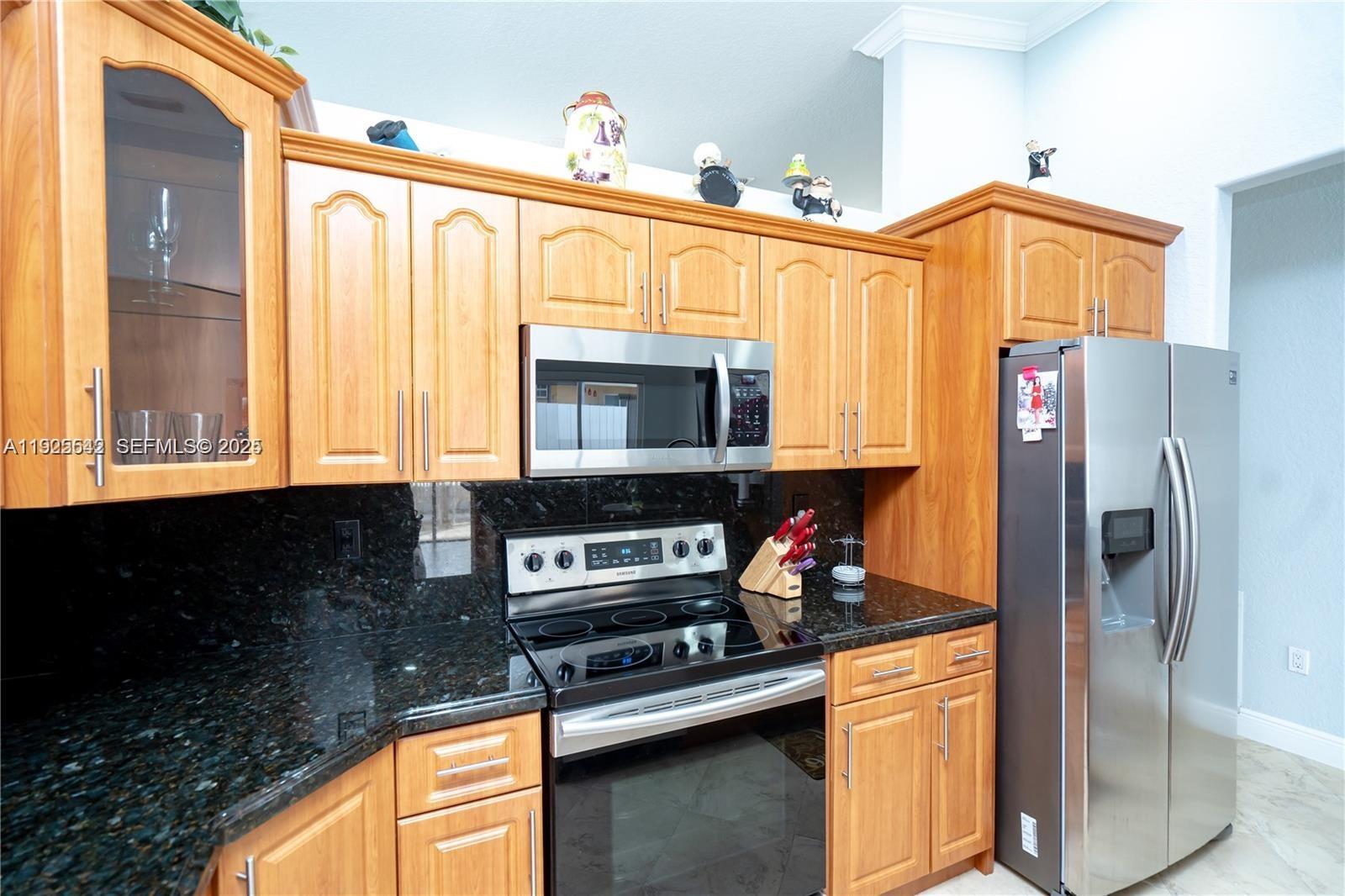 8952 NW 145th Ln Miami Lakes, FL 33018