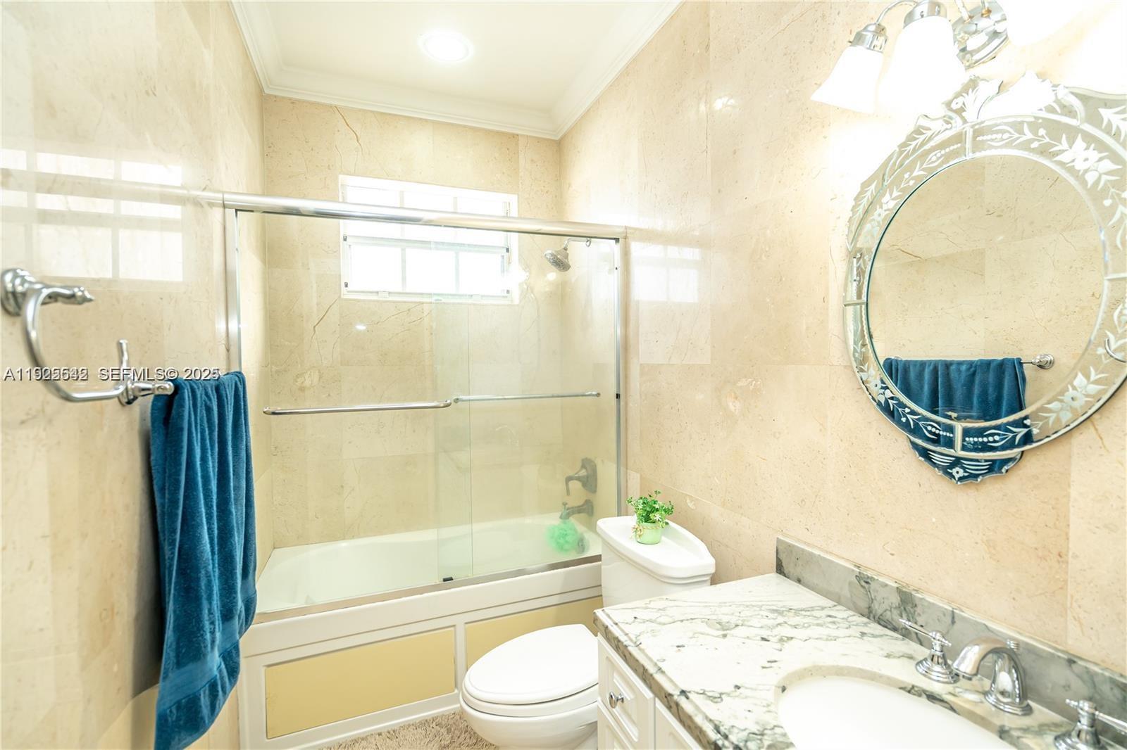 8952 NW 145th Ln Miami Lakes, FL 33018