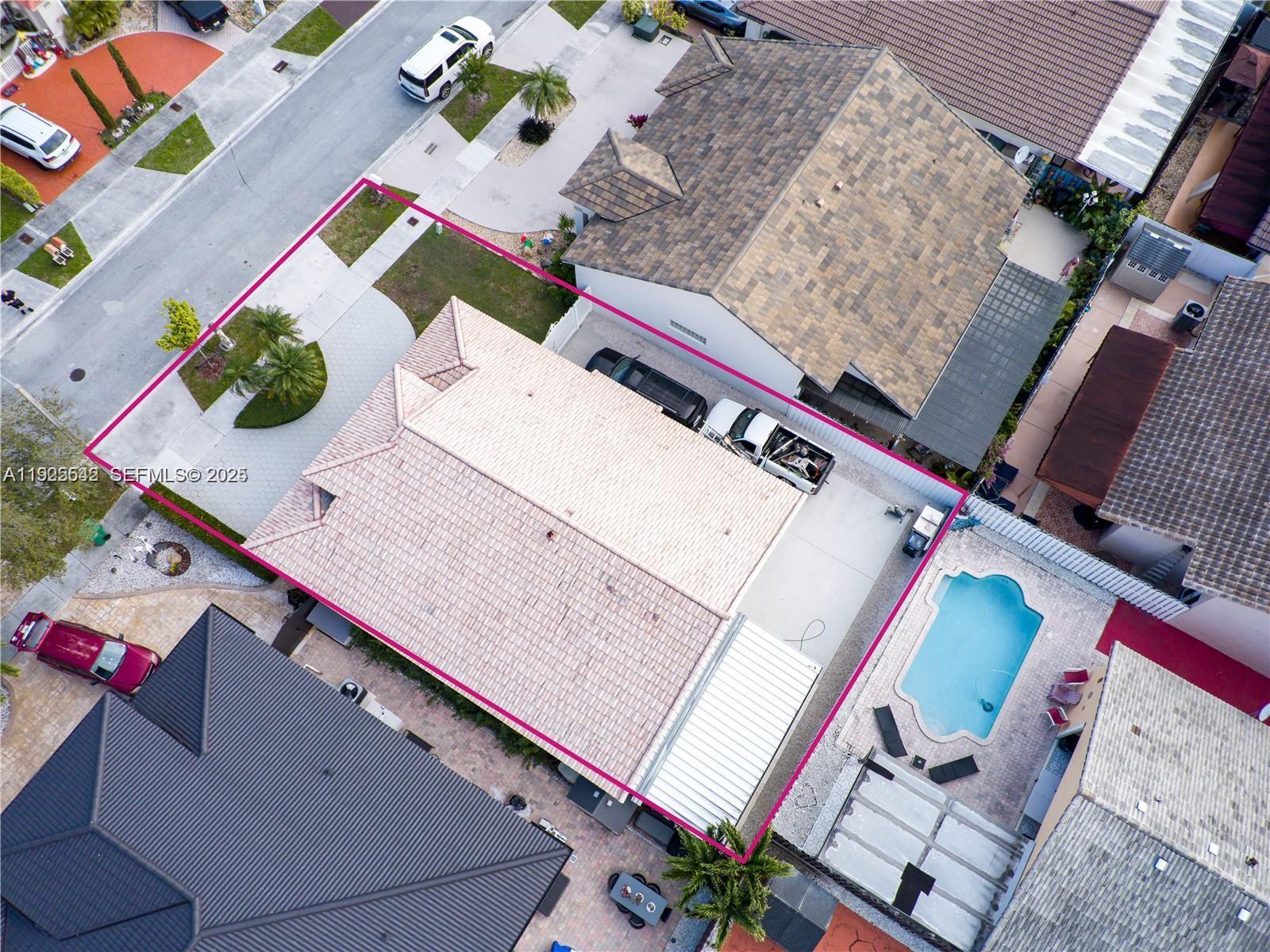 8952 NW 145th Ln Miami Lakes, FL 33018