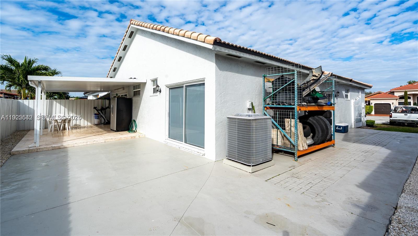 8952 NW 145th Ln Miami Lakes, FL 33018