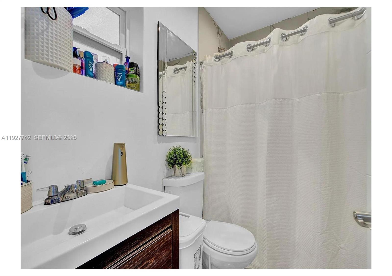 2900 SW 4th St Miami, FL 33135