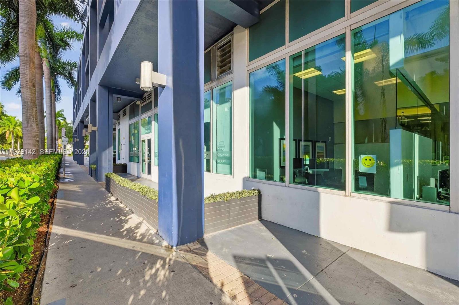 275 NE 18th St Miami, FL 33132