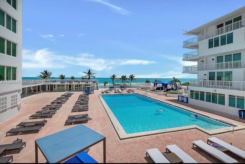 5401 Collins Ave #411 Miami Beach, FL 33140