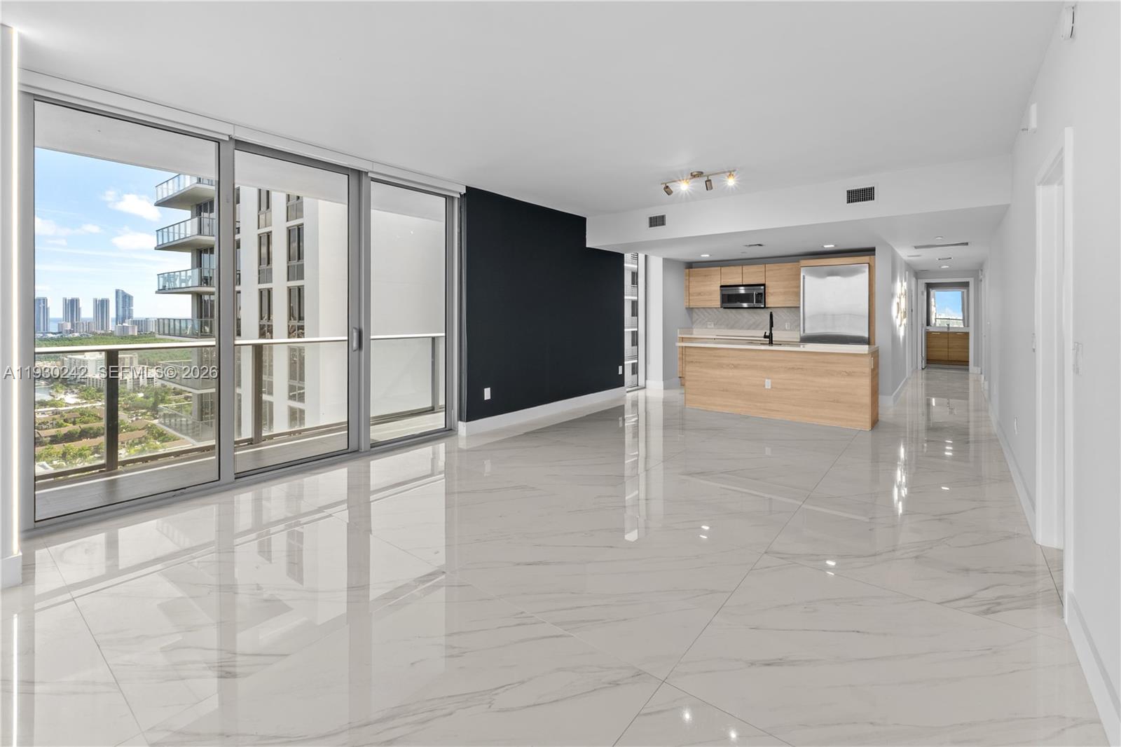 16385 Biscayne Blvd #2907 North Miami Beach, FL 33160