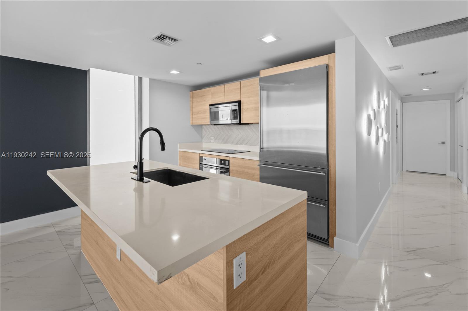 16385 Biscayne Blvd #2907 North Miami Beach, FL 33160