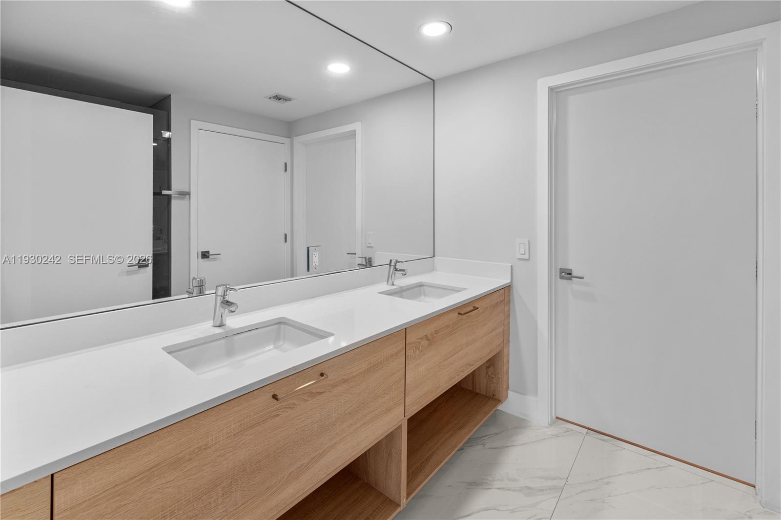 16385 Biscayne Blvd #2907 North Miami Beach, FL 33160