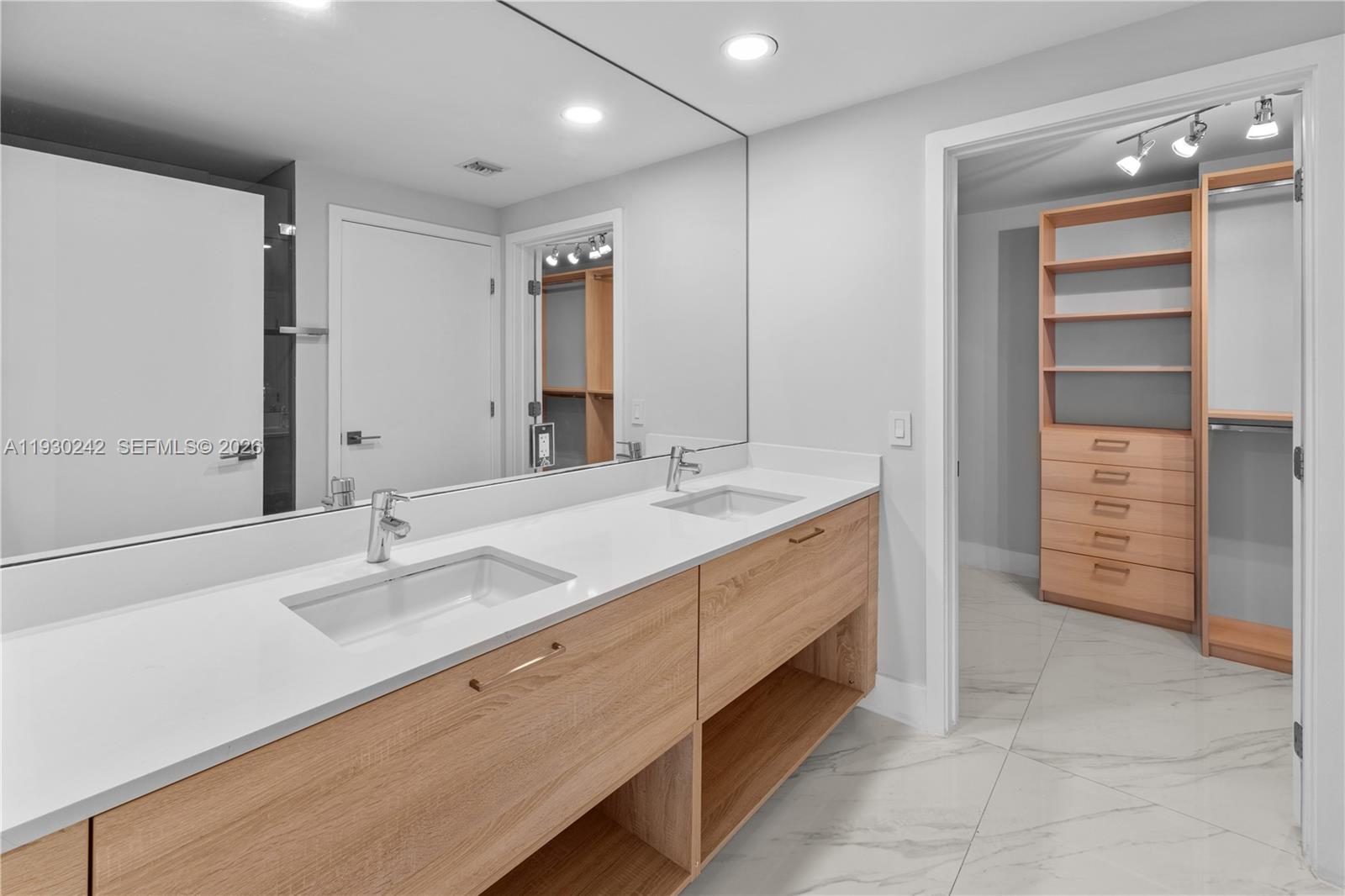 16385 Biscayne Blvd #2907 North Miami Beach, FL 33160