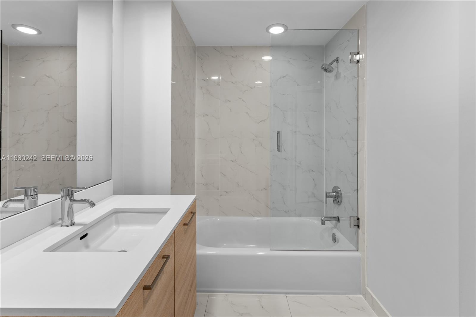 16385 Biscayne Blvd #2907 North Miami Beach, FL 33160