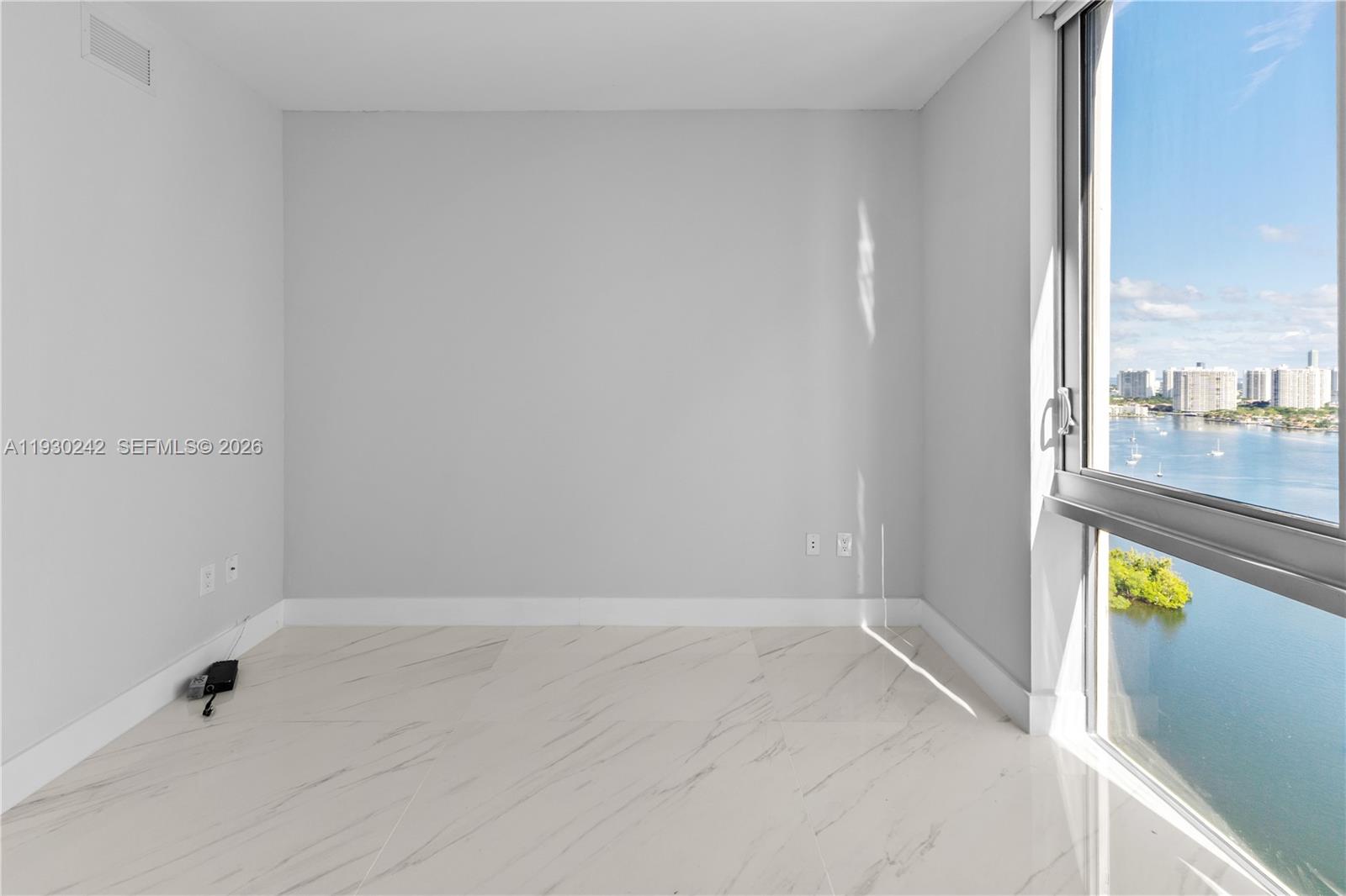 16385 Biscayne Blvd #2907 North Miami Beach, FL 33160