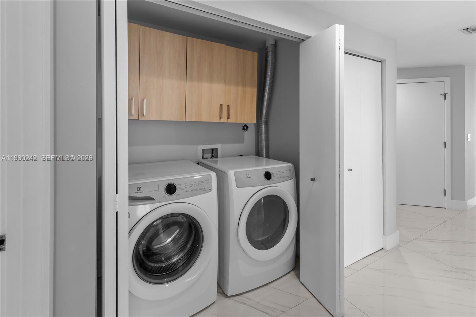 16385 Biscayne Blvd #2907 North Miami Beach, FL 33160