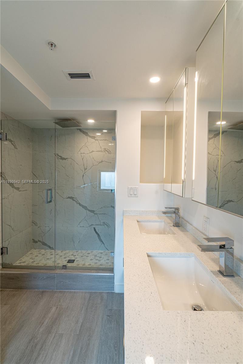 8425 Crespi Blvd #TH4 Miami Beach, FL 33141