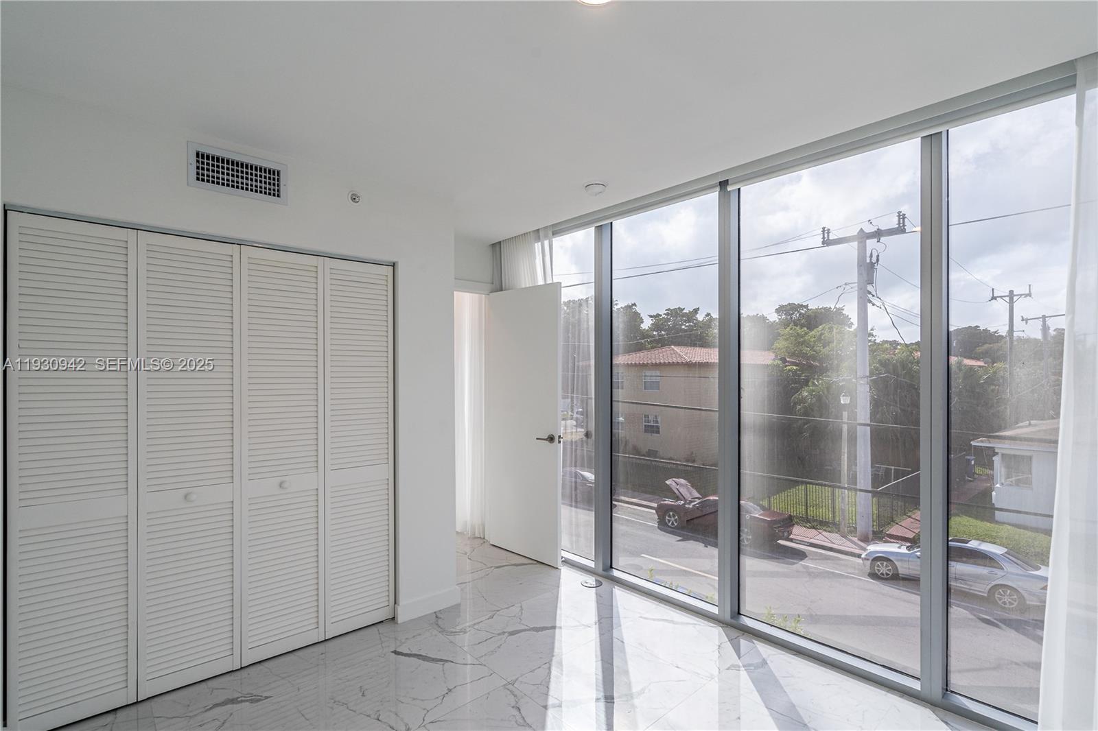 8425 Crespi Blvd #TH4 Miami Beach, FL 33141