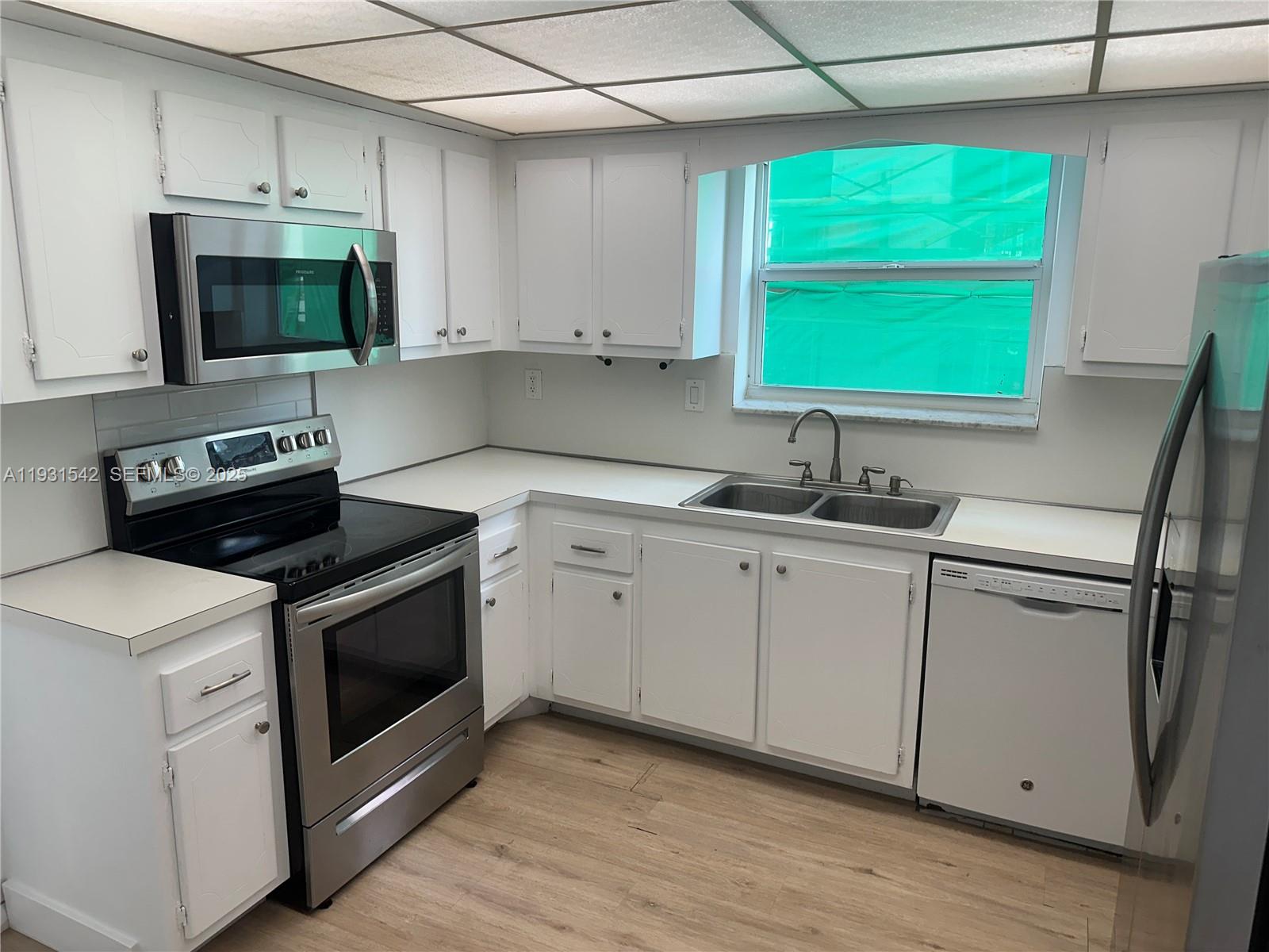 9501 E Bay Hbr Dr #5B Bay Harbor Islands, FL 33154