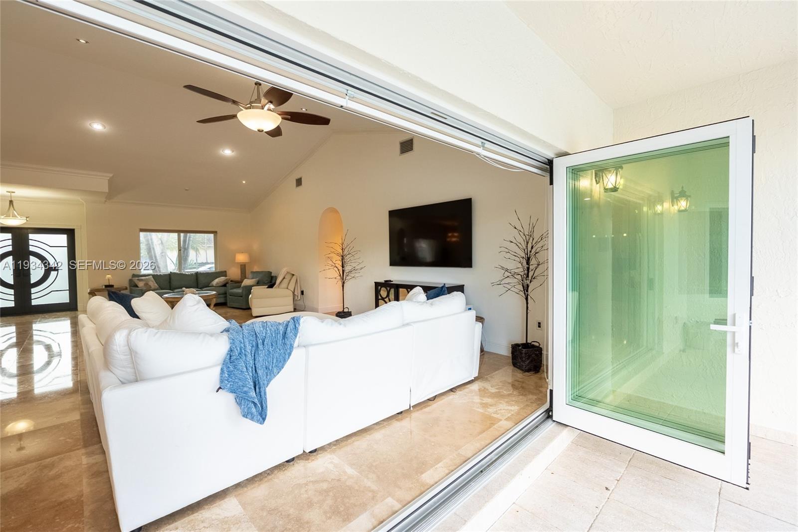 8235 NW 157th Ter Miami Lakes, FL 33016