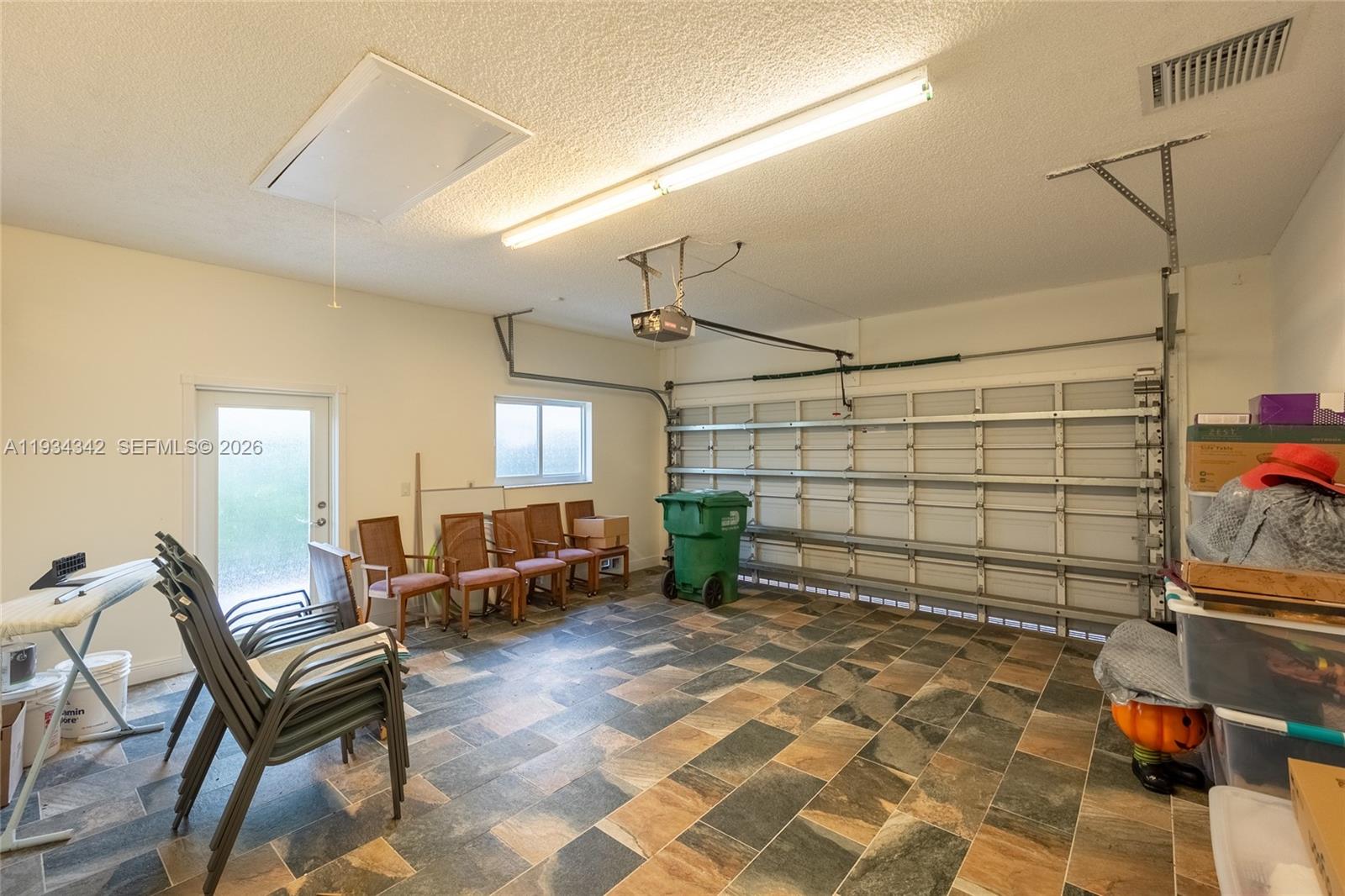 8235 NW 157th Ter Miami Lakes, FL 33016