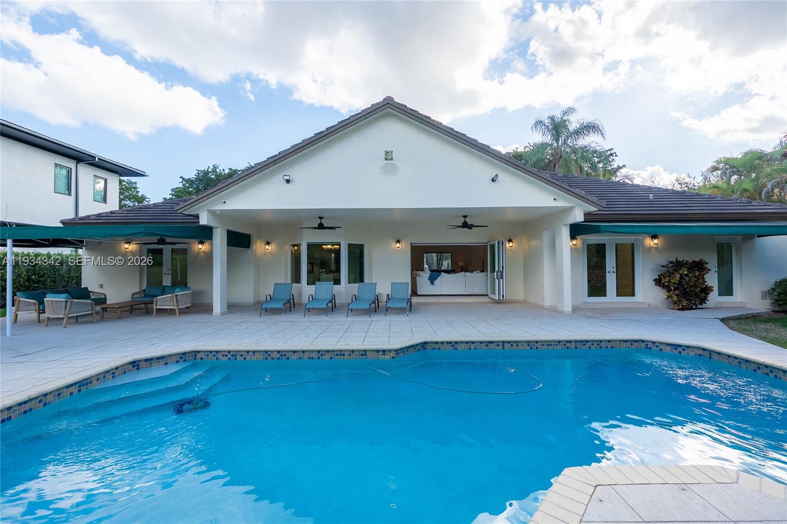 8235 NW 157th Ter Miami Lakes, FL 33016