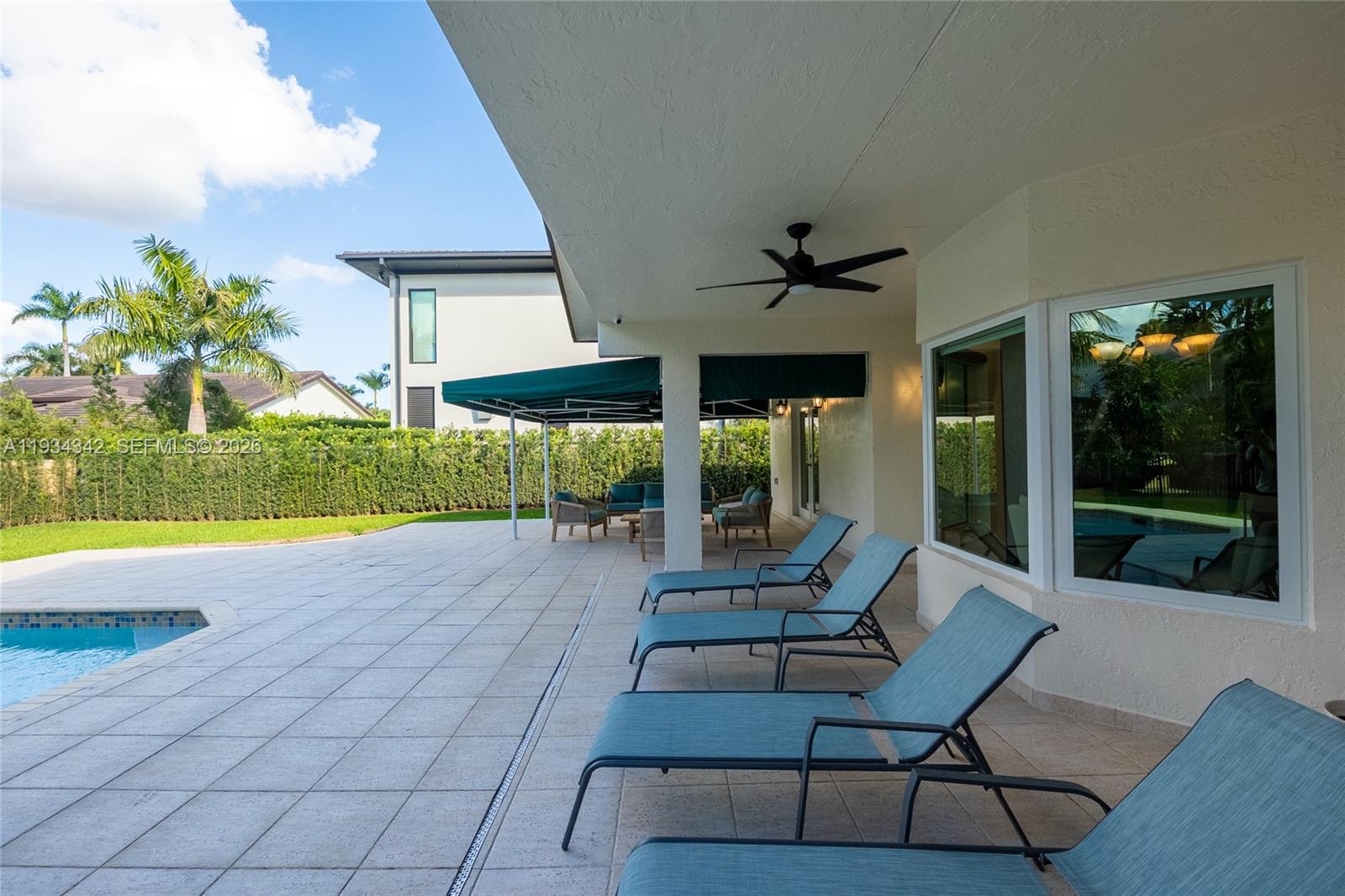 8235 NW 157th Ter Miami Lakes, FL 33016