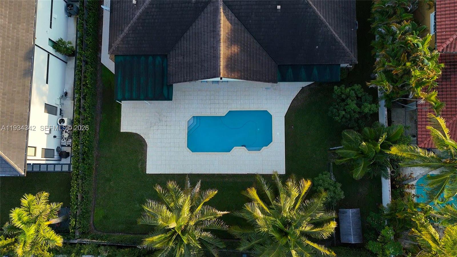 8235 NW 157th Ter Miami Lakes, FL 33016