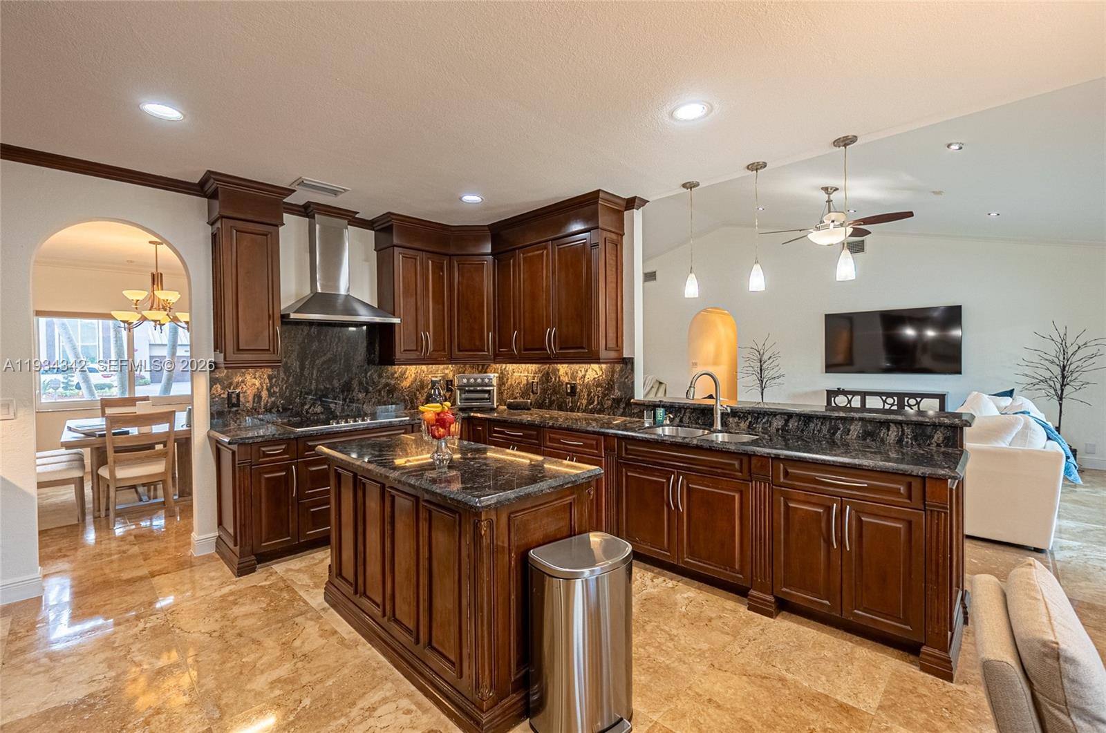 8235 NW 157th Ter Miami Lakes, FL 33016