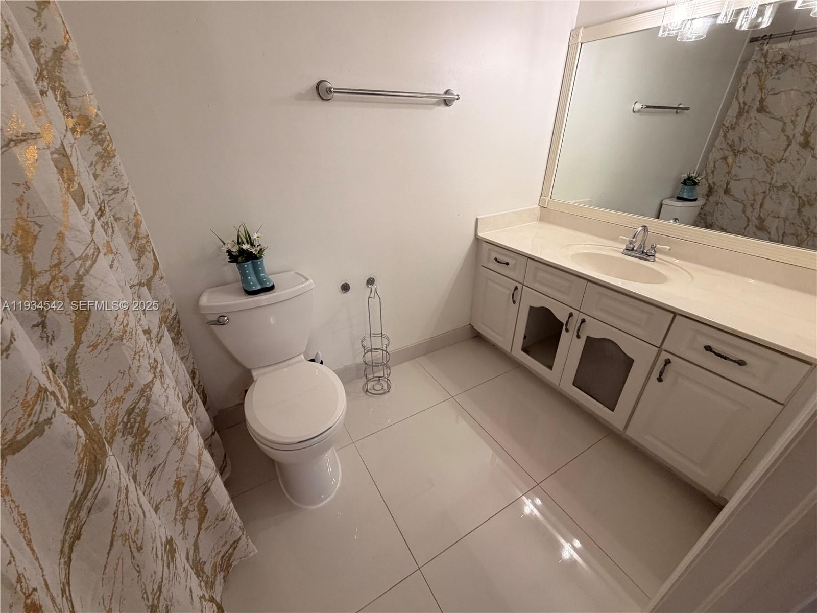 7075 NW 173rd Dr #1405 Hialeah, FL 33015