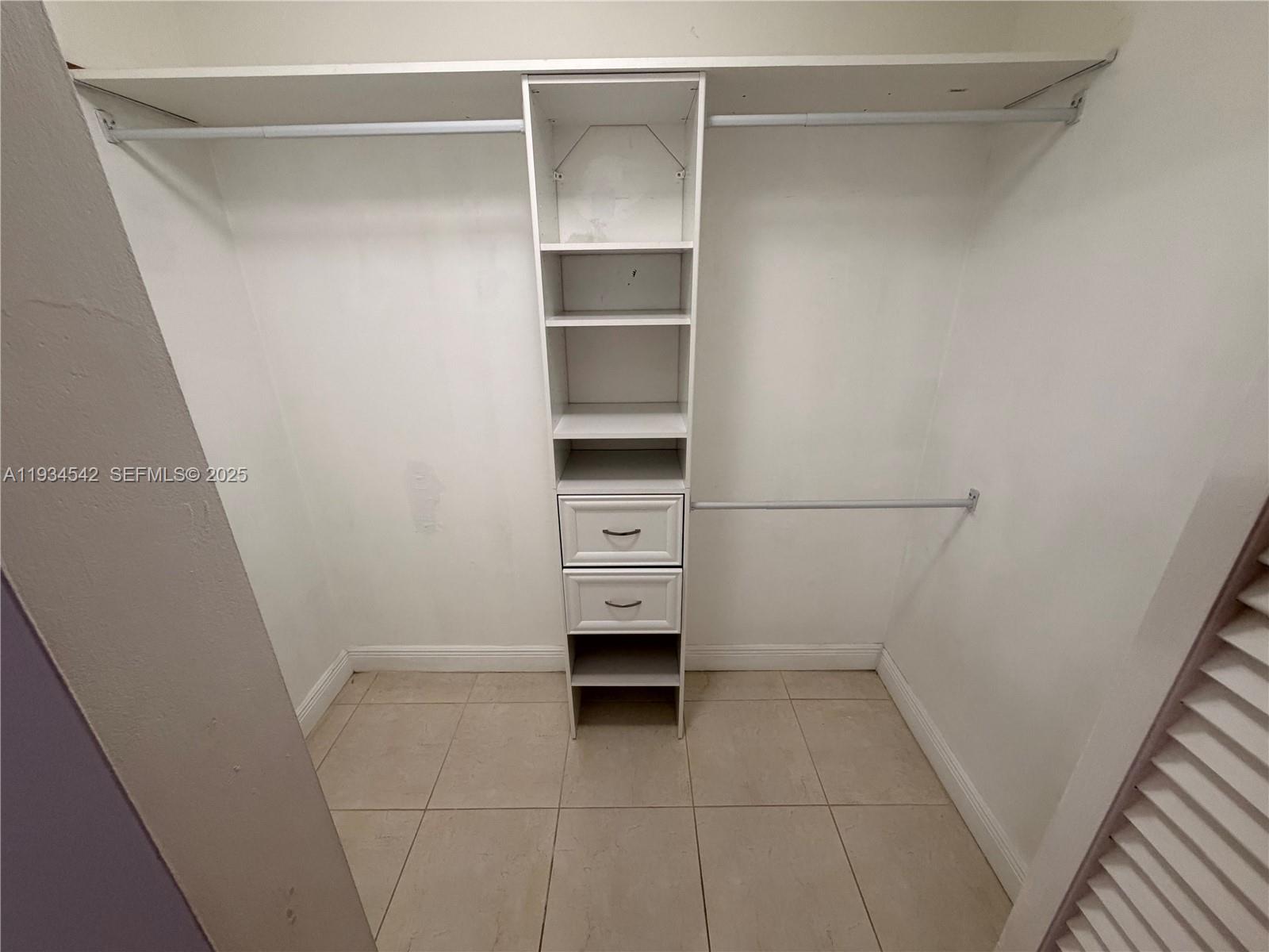 7075 NW 173rd Dr #1405 Hialeah, FL 33015