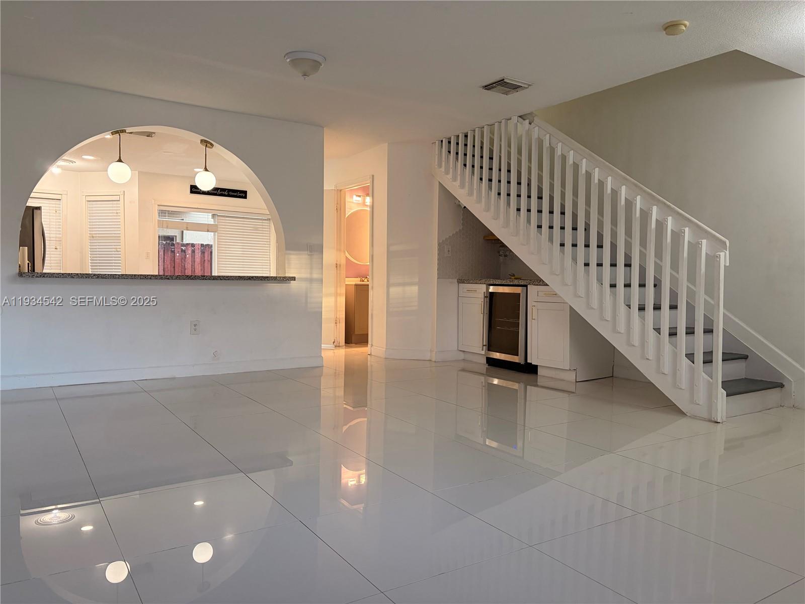 7075 NW 173rd Dr #1405 Hialeah, FL 33015