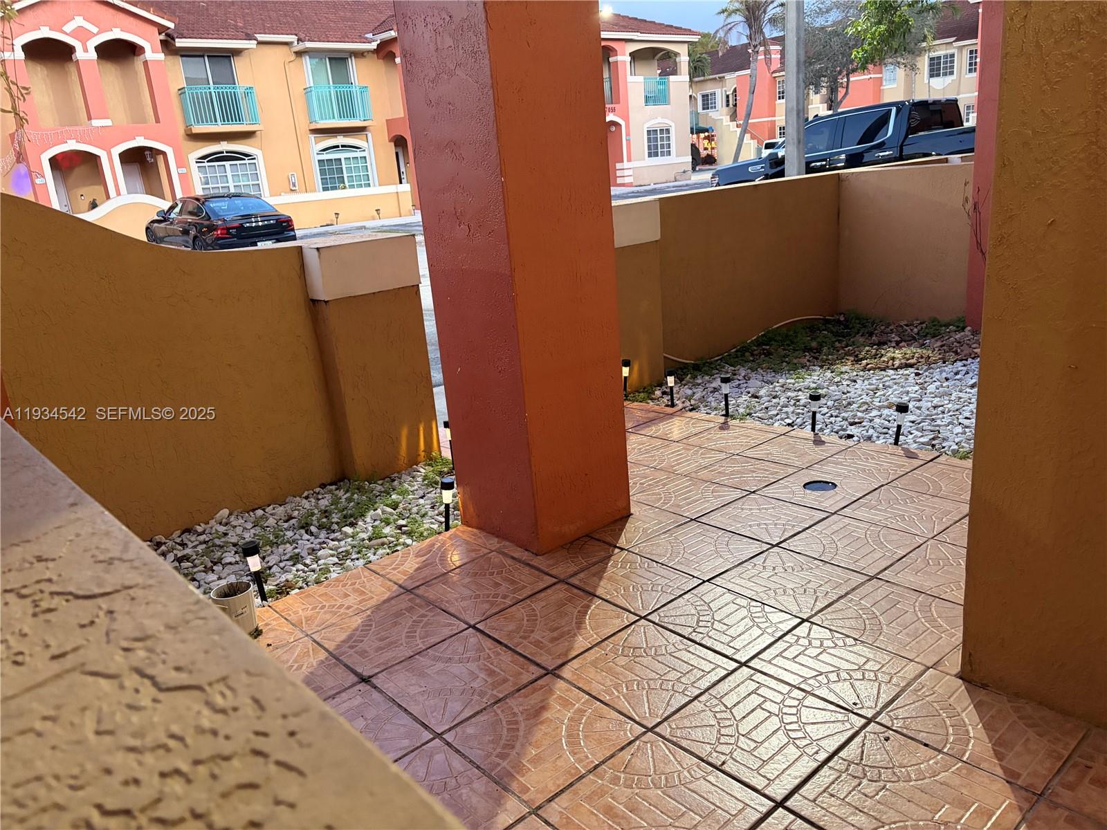 7075 NW 173rd Dr #1405 Hialeah, FL 33015