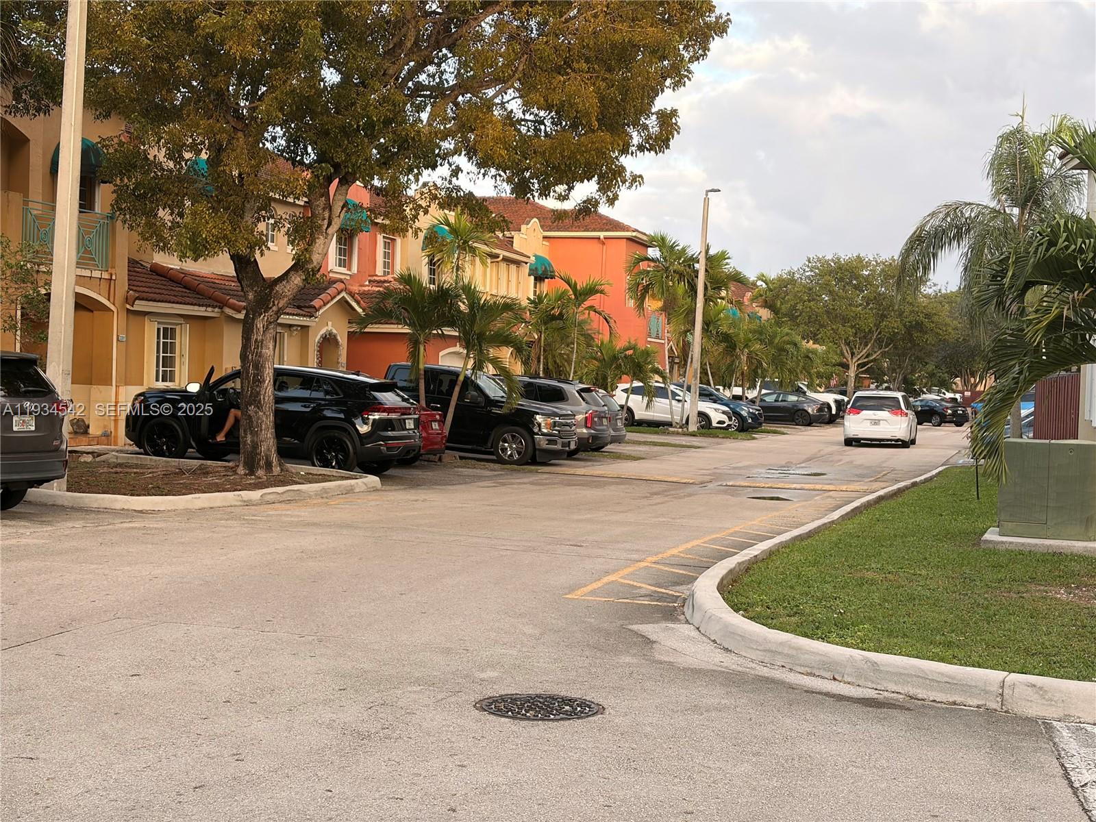 7075 NW 173rd Dr #1405 Hialeah, FL 33015