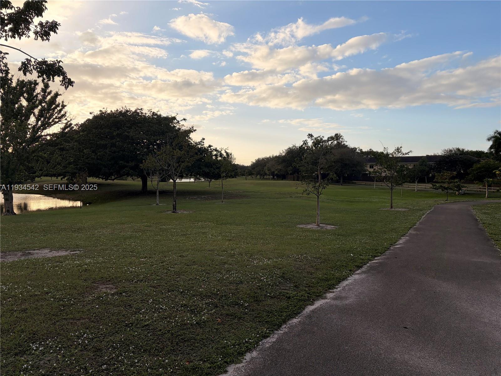 7075 NW 173rd Dr #1405 Hialeah, FL 33015