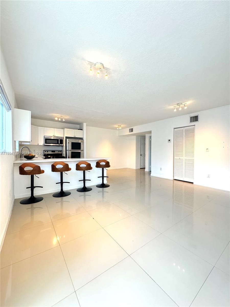 8035 Crespi Blvd #13 Miami Beach, FL 33141