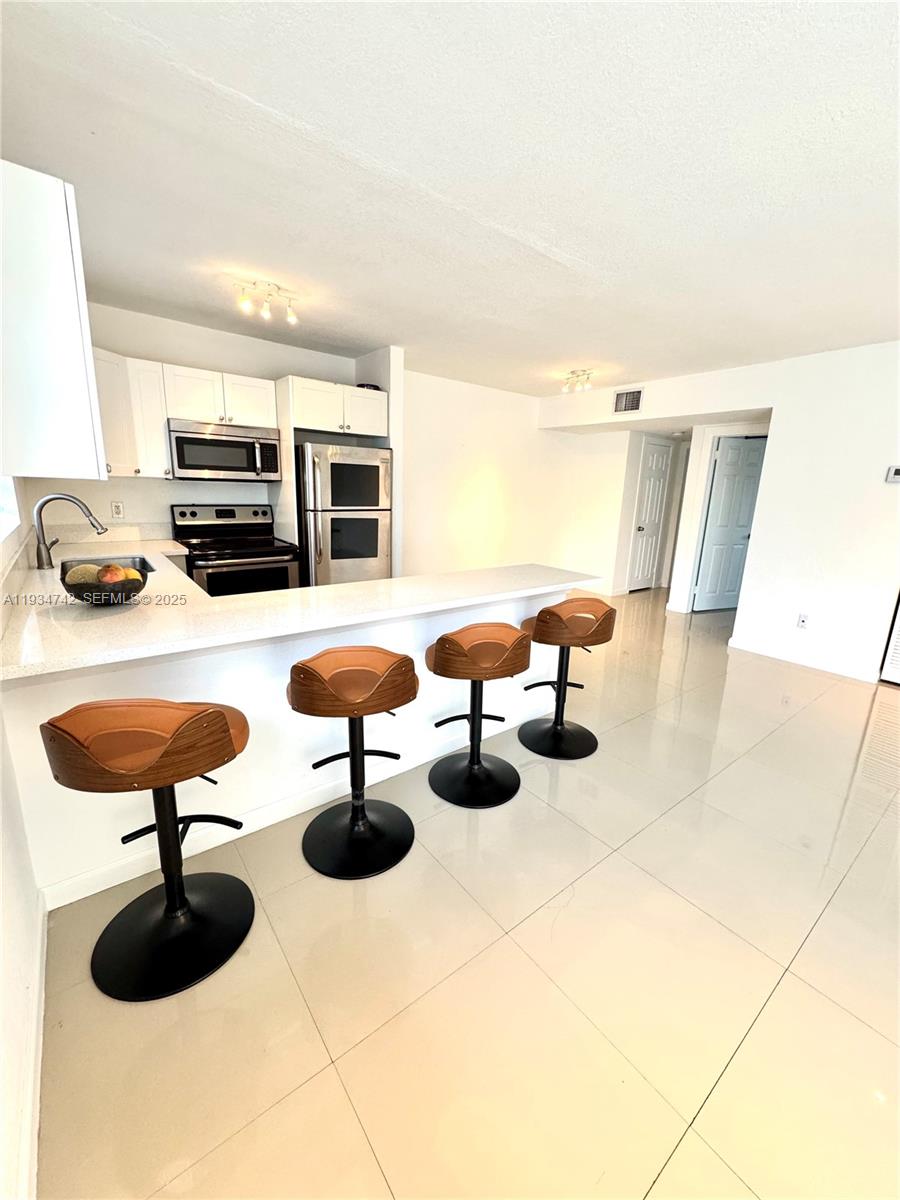 8035 Crespi Blvd #13 Miami Beach, FL 33141