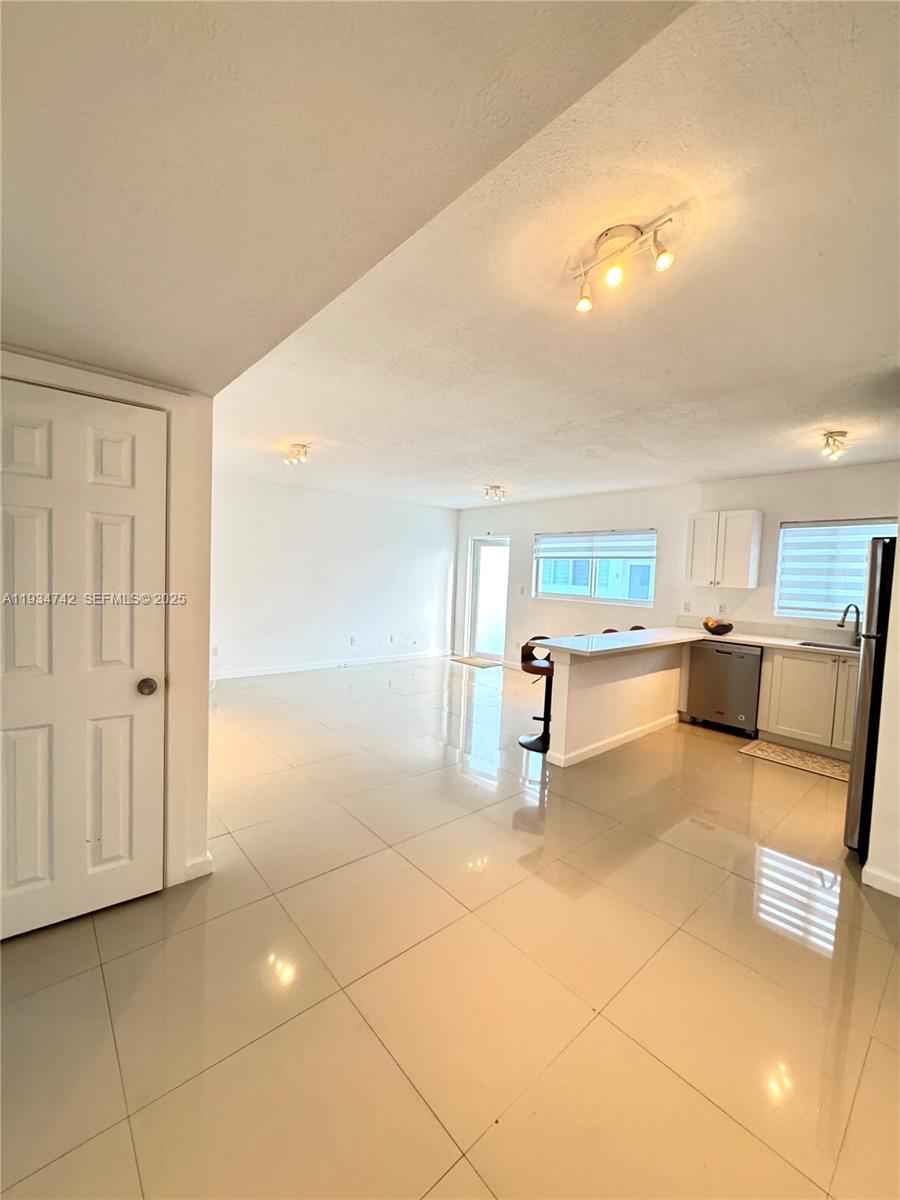 8035 Crespi Blvd #13 Miami Beach, FL 33141