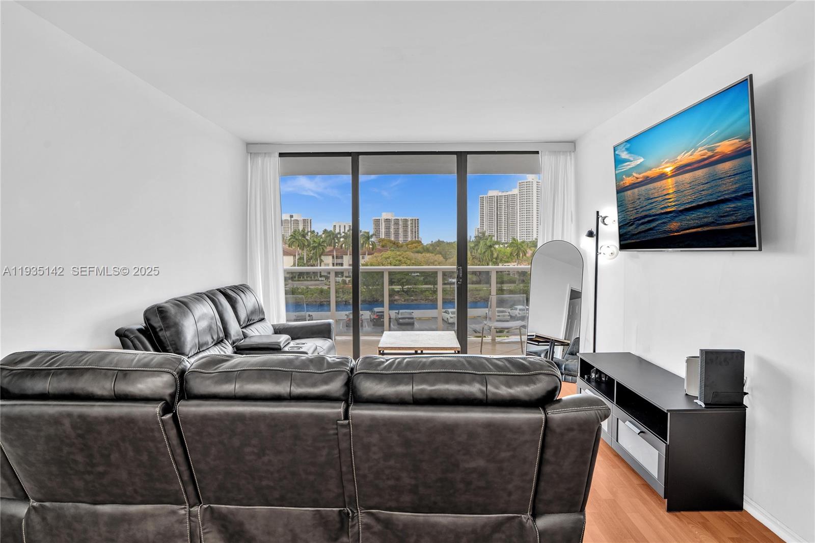 3675 N Country Clb Dr #410 Aventura, FL 33180