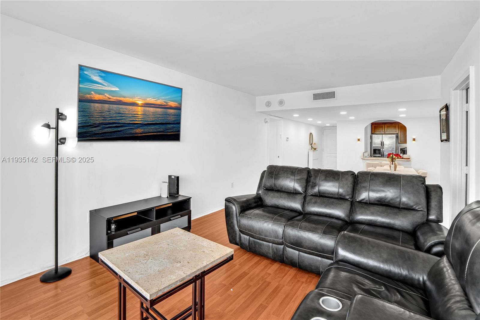 3675 N Country Clb Dr #410 Aventura, FL 33180