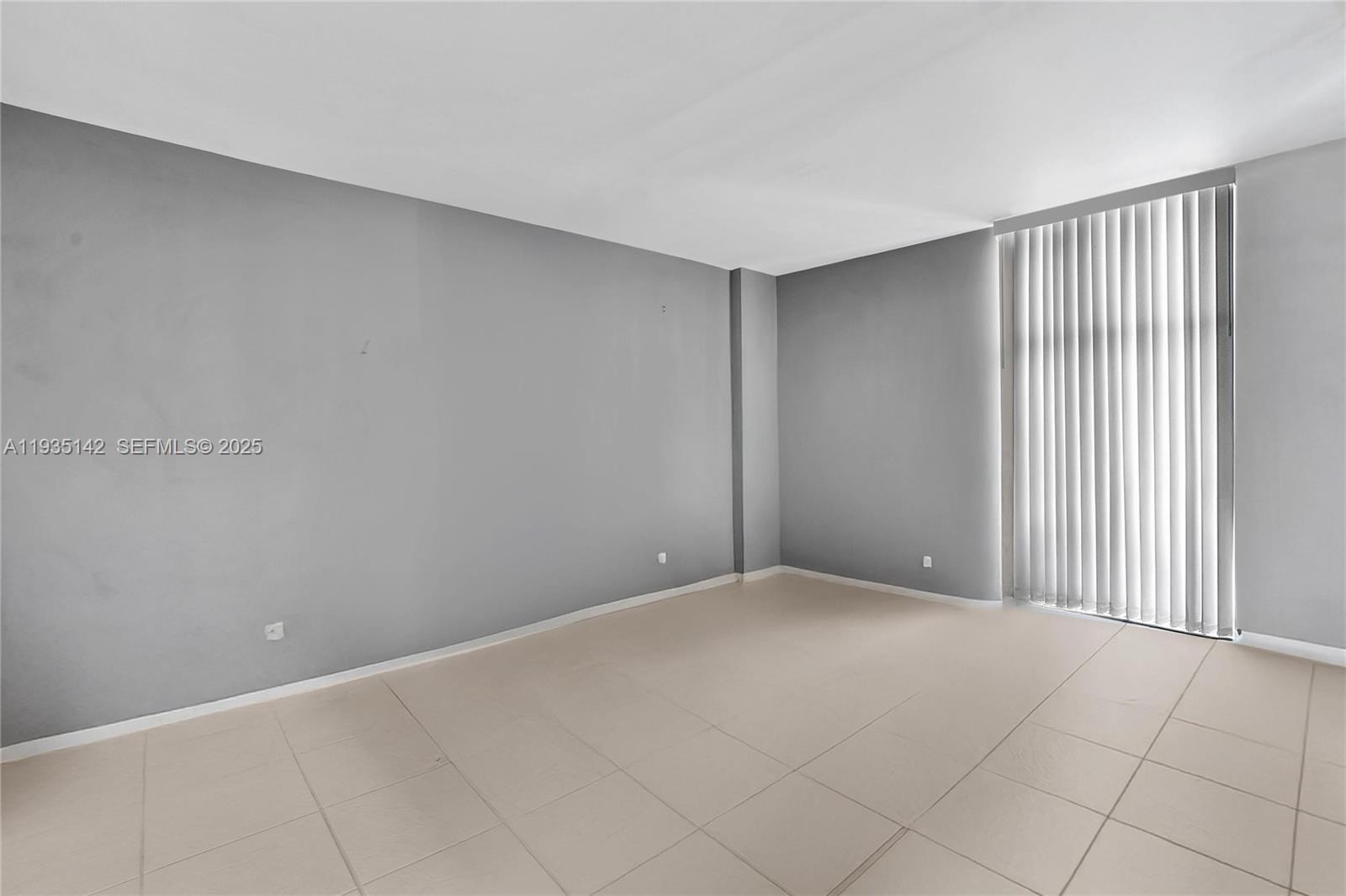 3675 N Country Clb Dr #410 Aventura, FL 33180