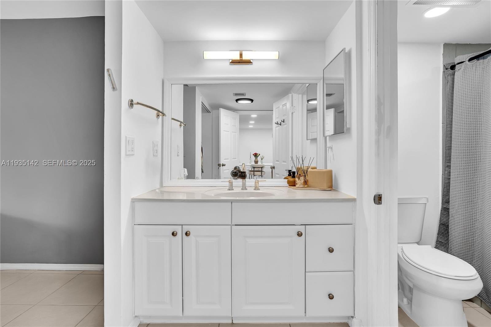 3675 N Country Clb Dr #410 Aventura, FL 33180