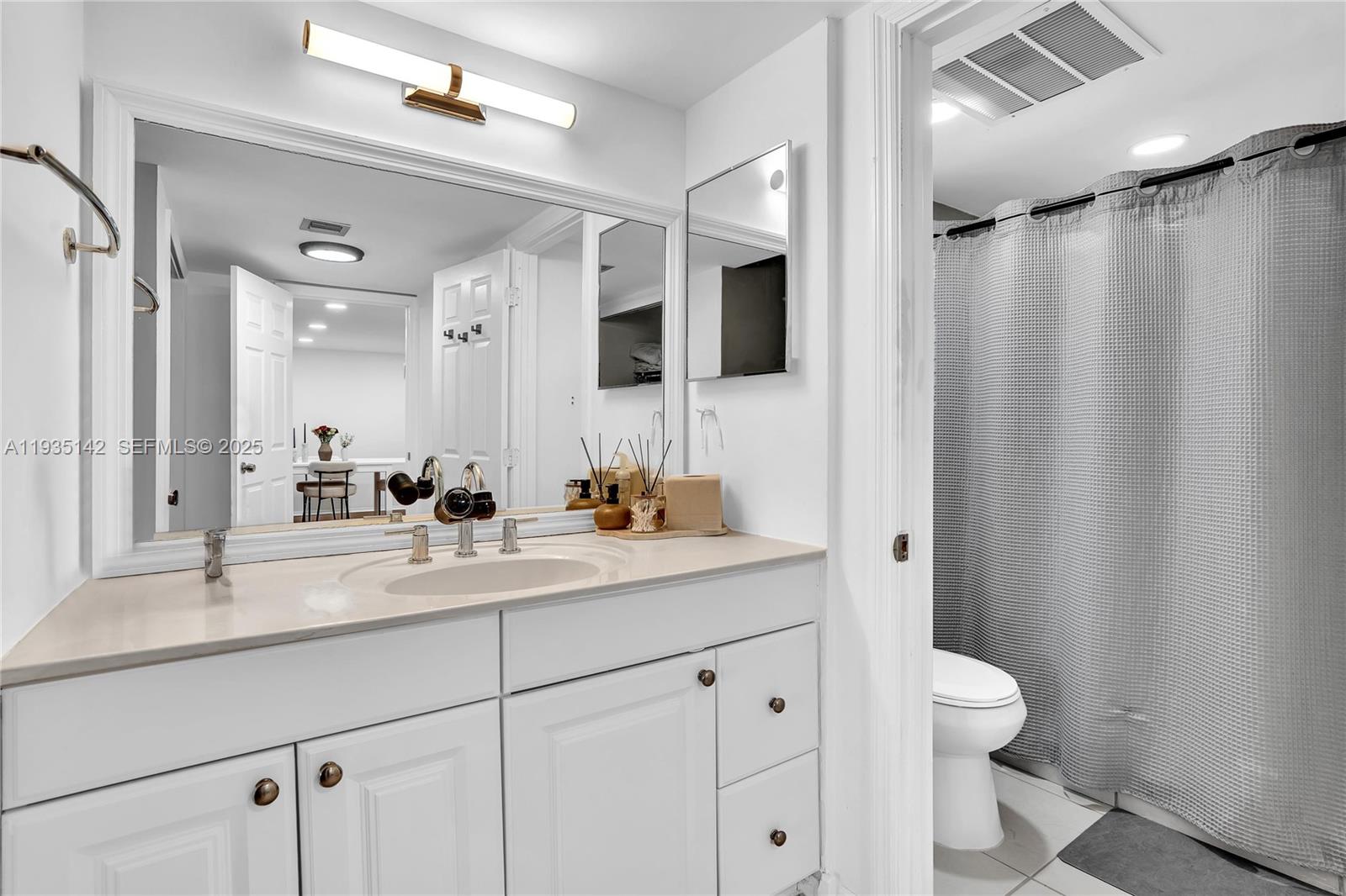 3675 N Country Clb Dr #410 Aventura, FL 33180