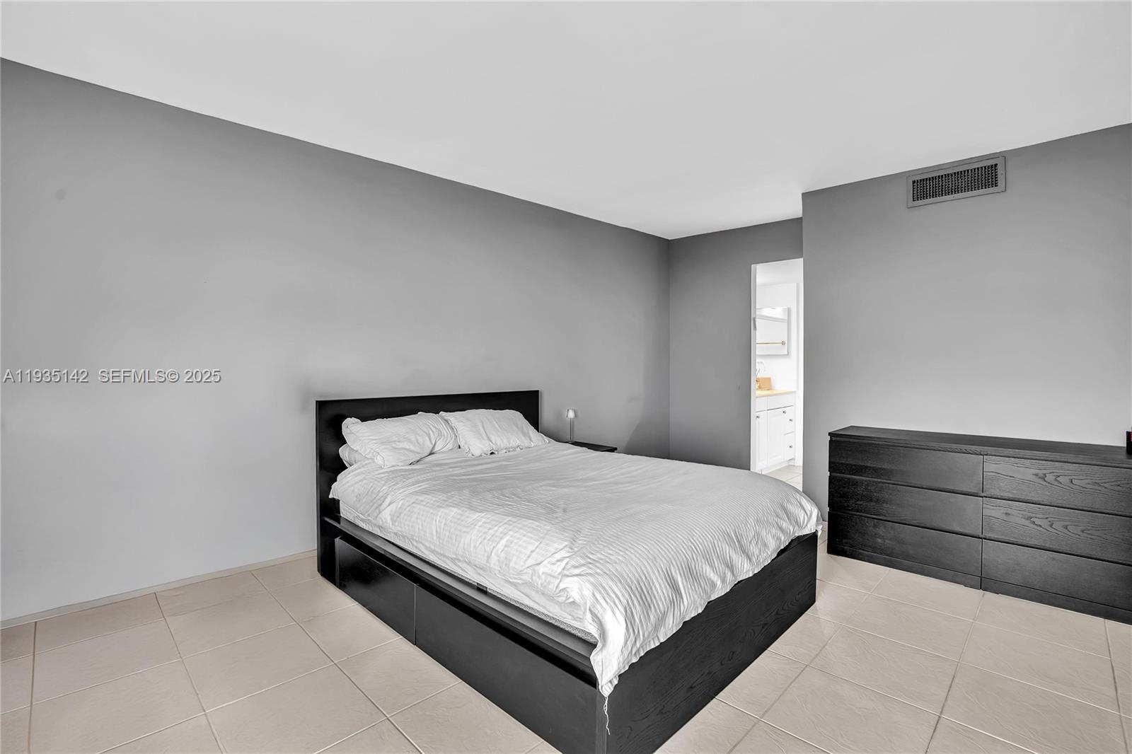 3675 N Country Clb Dr #410 Aventura, FL 33180