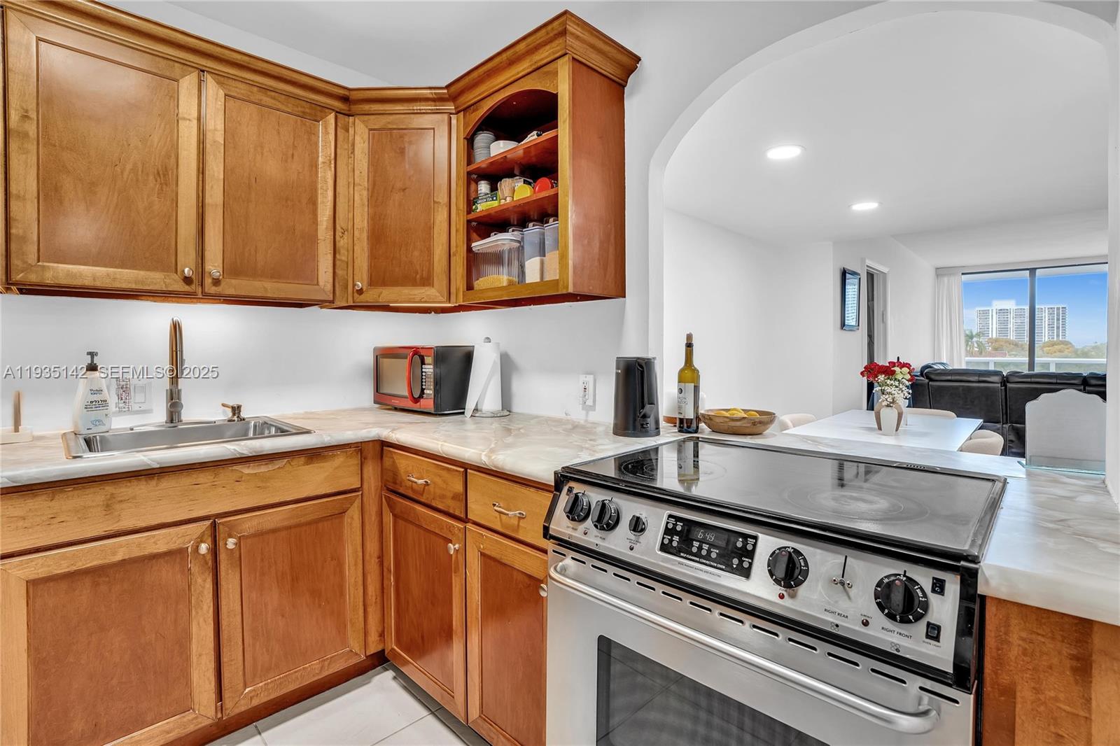 3675 N Country Clb Dr #410 Aventura, FL 33180